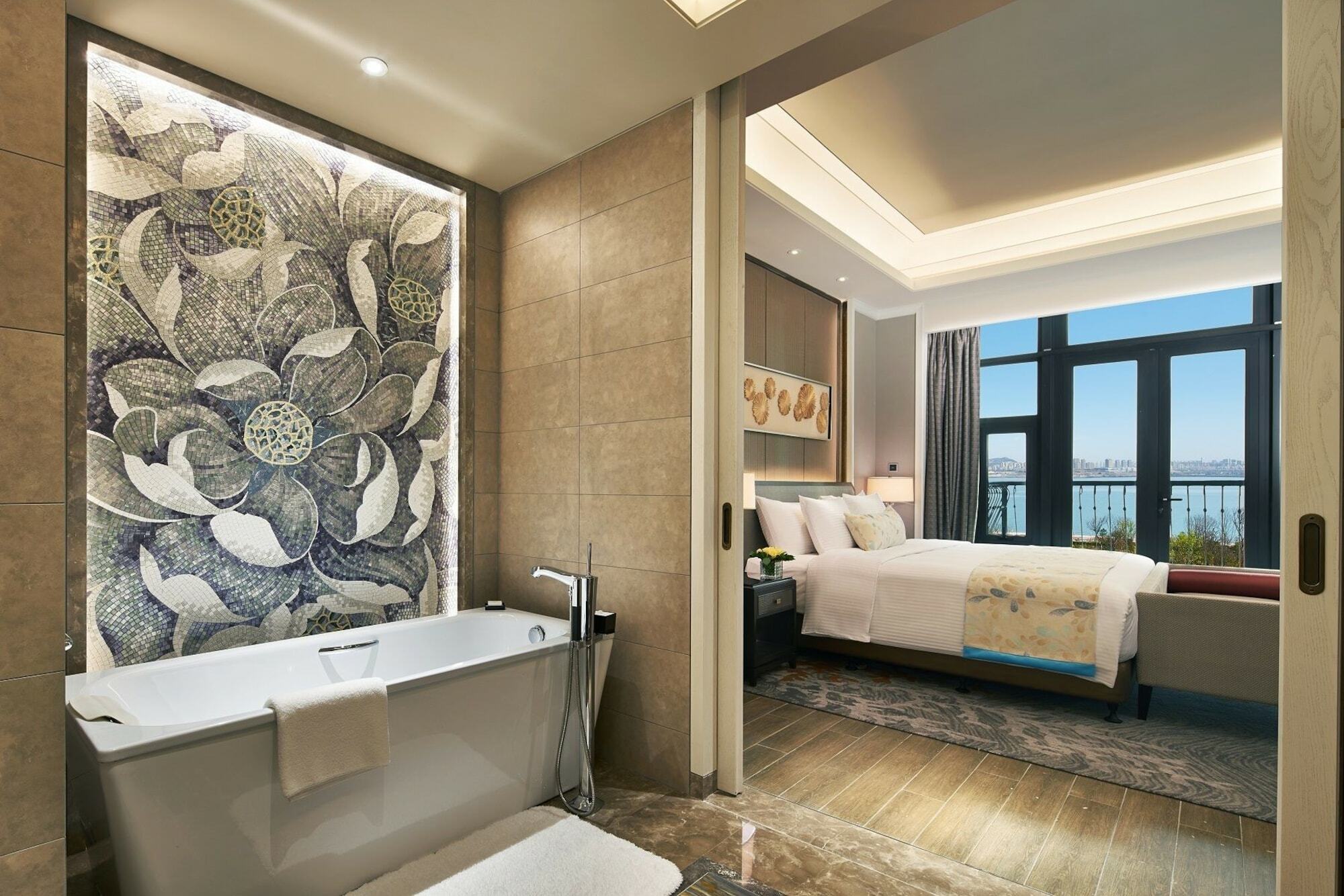 Hotel Wanda Realm Qingdao Movie Metropolis Esterno foto